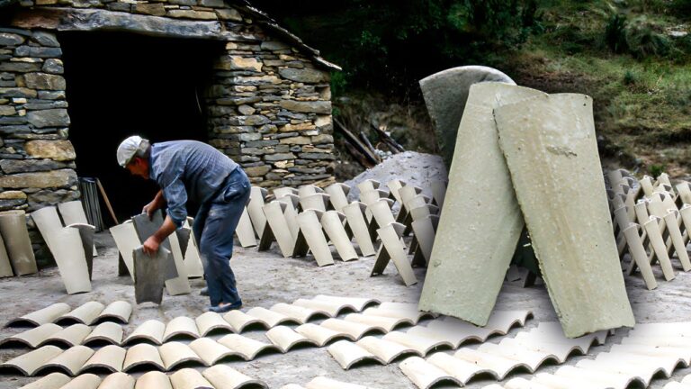 Teja Artesanal al Estilo Italiano: Tradici&oacute;n y Estilo en la Construcci&oacute;n